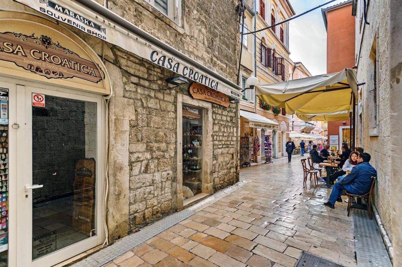 Lupino'S Gallery Apartment - Old Town Zadar Luaran gambar